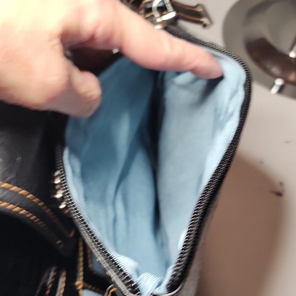 Vintage Luxurious Crossbody w/ Crocodile Texture Like NEW by MARC CHANTEL - Picture 7 of 14